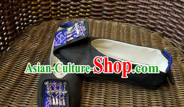 Traditional Chinese Handmade Silver Tassel Black Shoes Yunnan National Shoes Embroidered Shoes for Women