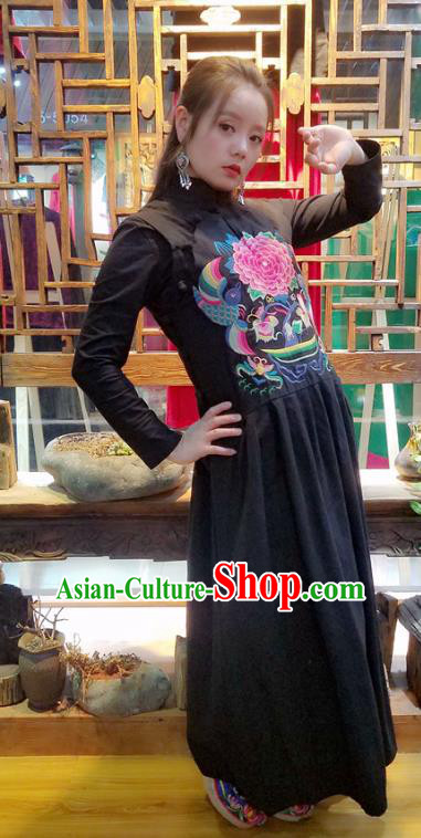 Traditional Chinese Embroidered Peony Black Sleeveless Dress National Cheongsam Costume for Women