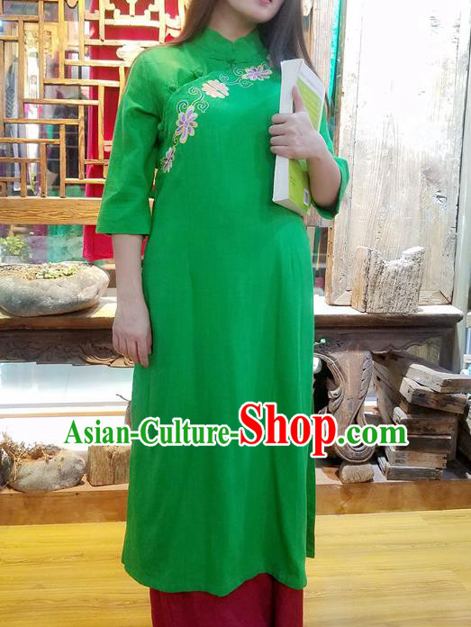 Traditional Chinese Embroidered Green Flax Dress National Cheongsam Costume for Women