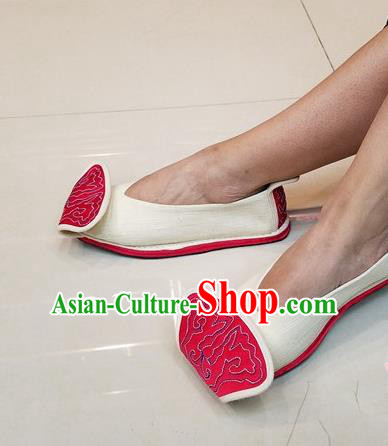 Traditional Chinese Handmade Ethnic Embroidered Flax Shoes National Shoes Hanfu Shoes for Women