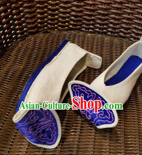 Traditional Chinese Handmade Ethnic Embroidered Royalblue Toe Shoes National Shoes Hanfu Shoes for Women
