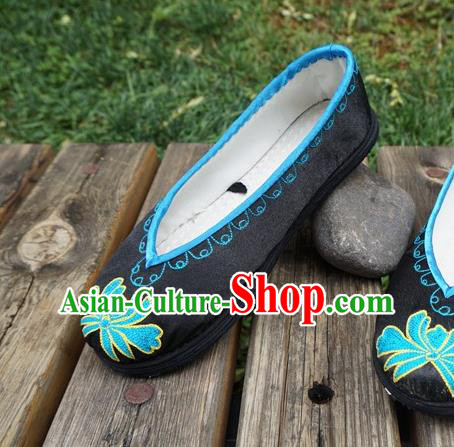 Traditional Chinese National Embroidered Black Satin Shoes Ethnic Shoes Hanfu Shoes for Women
