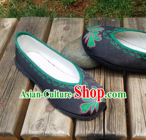 Traditional Chinese National Embroidered Green Flower Satin Shoes Ethnic Shoes Hanfu Shoes for Women