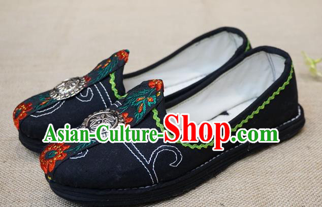 Traditional Chinese Ethnic Female Navy Shoes Handmade Yunnan National Shoes Hanfu Shoes for Women