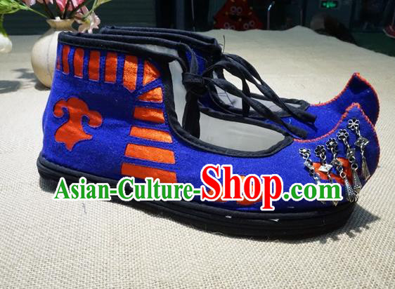 Traditional Chinese Ethnic Miao Silver Blue Embroidered Shoes Handmade Yunnan National Shoes Wedding Shoes for Women