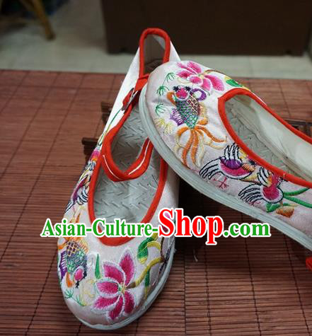 Traditional Chinese Ethnic White Embroidered Shoes Handmade Yunnan National Shoes Wedding Shoes for Women