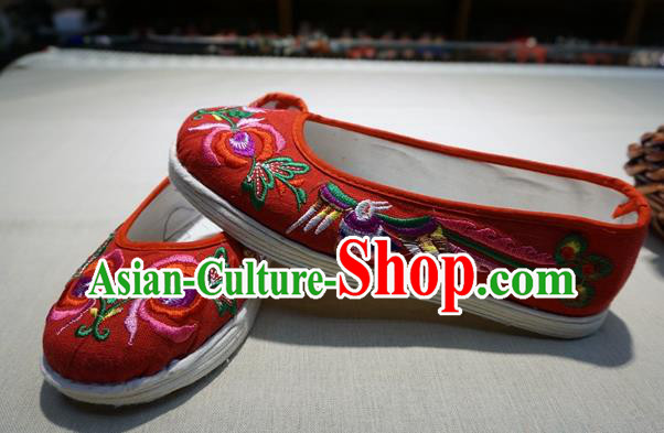 Traditional Chinese Ethnic Embroidered Phoenix Red Shoes Handmade Yunnan National Shoes Wedding Shoes for Women