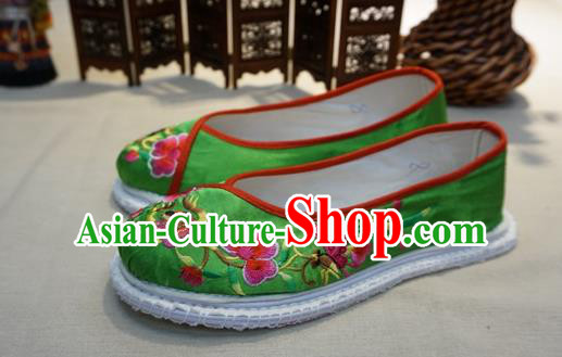 Traditional Chinese Ethnic Embroidered Butterfly Flower Green Shoes Handmade Yunnan National Shoes Wedding Shoes for Women