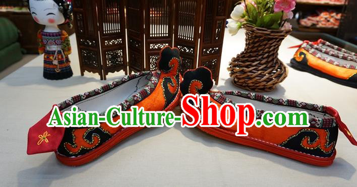 Traditional Chinese Handmade Ethnic Orange Embroidered Shoes Yunnan National Shoes Wedding Shoes for Women