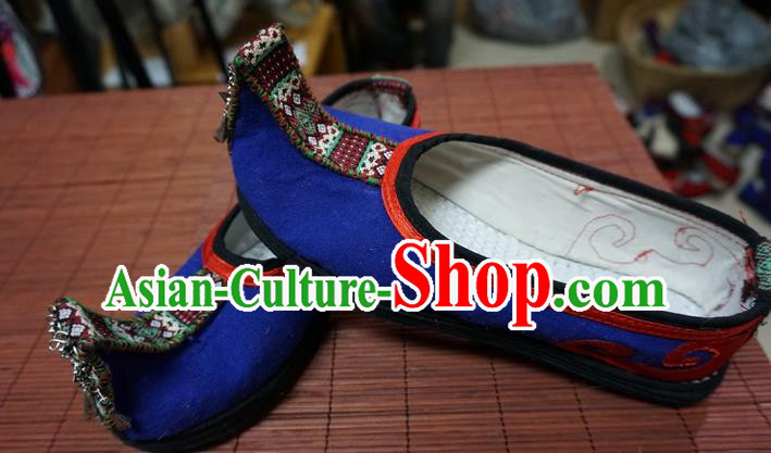 Traditional Chinese Embroidered Ethnic Wedding Blue Shoes Yunnan National Shoes for Women