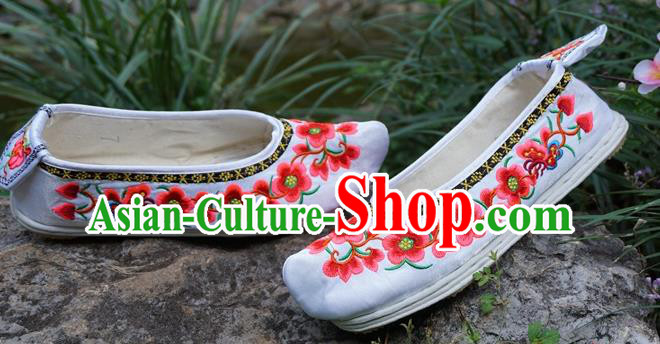 Traditional Chinese Wedding Embroidered Plum White Shoes National Ethnic Shoes Hanfu Shoes for Women