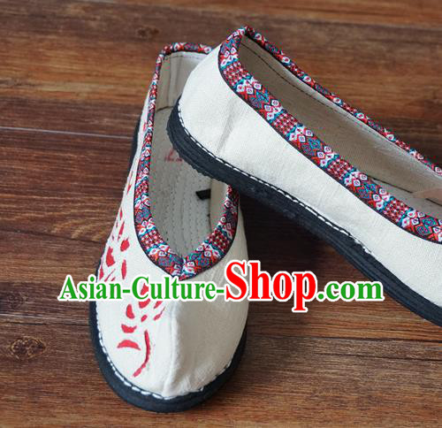 Traditional Chinese Yunnan Ethnic White Cloth Shoes Handmade National Shoes Hanfu Dress for Women