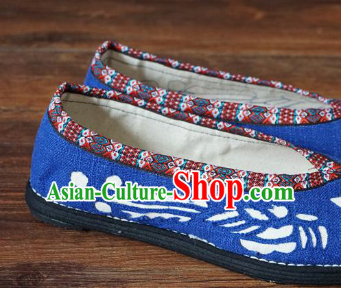 Traditional Chinese Yunnan Ethnic Blue Cloth Shoes Handmade National Shoes Hanfu Dress for Women