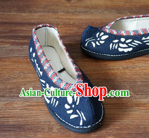 Traditional Chinese Yunnan Ethnic Navy Cloth Shoes Handmade National Shoes Hanfu Dress for Women