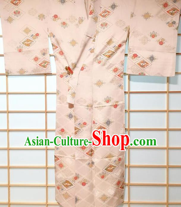Traditional Japanese Classical Flowers Birds Pattern White Kimono Japan Yukata Dress Costume for Women