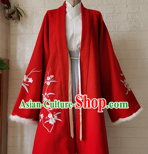 Chinese Traditional Hanfu Embroidered Red Cape Ancient Ming Dynasty Patrician Lady Winter Historical Costume for Women