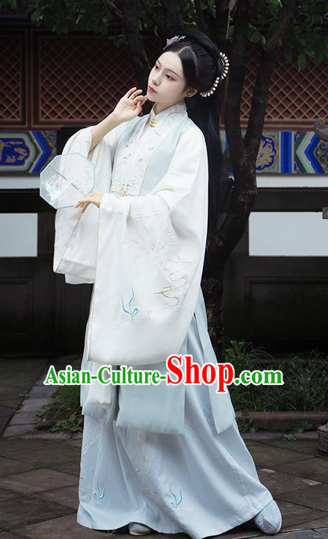 Chinese Traditional Ming Dynasty Embroidered Green Long Vest Ancient Court Princess Historical Costume for Women