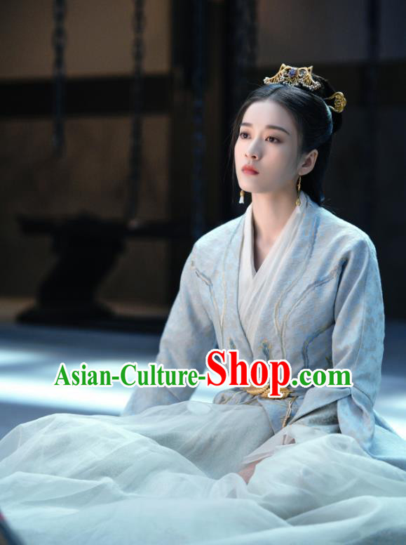 Chinese Ancient Palace Princess Rong Le Green Historical Drama Princess Silver Costume and Headpiece for Women