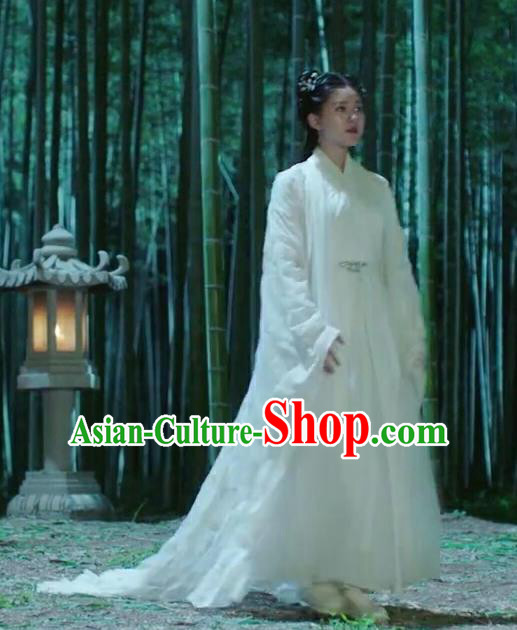 Chinese Drama Love Better Than Immortality Ancient Female Swordsman Chun Hua White Historical Costume and Headpiece for Women