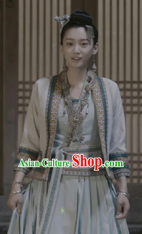 Chinese Ancient Swordsman Ming He Hanfu Dress Historical Drama Listening Snow Tower Costume and Headpiece for Women