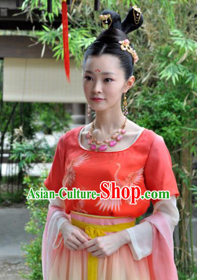 Chinese Ancient Tang Dynasty Noble Lady Dress Historical Drama Dagger Mastery Wang Yan Costume and Headpiece for Women