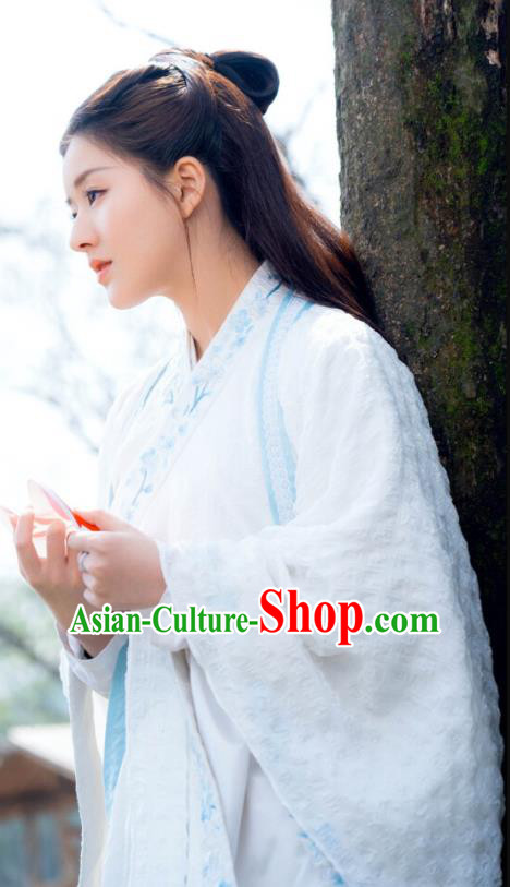 Chinese Ancient Noble Lady White Hanfu Dress and Hair Jewelry Historical Drama Love of Thousand Years Across A Man Costumes