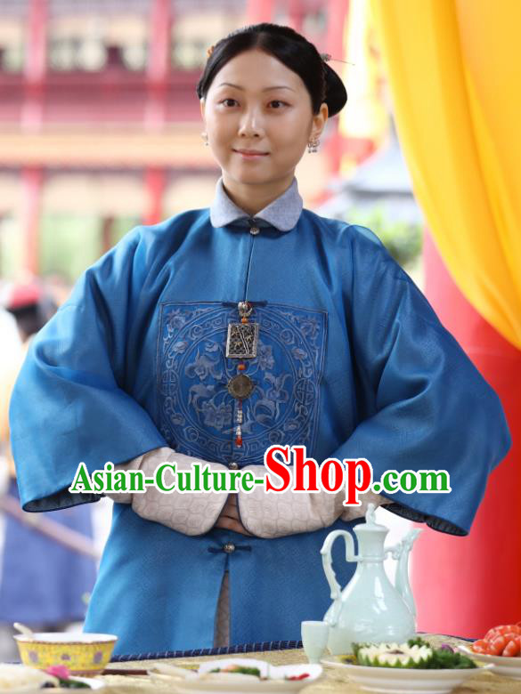 Chinese Ancient Garment Manchu Palace Lady Blue Qipao Dress and Hair Jewelries Drama Dreaming Back to the Qing Dynasty Court Maid Blue Garment