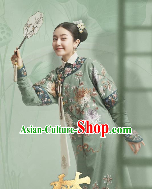 Chinese Ancient Garment Manchu Thirteen Rani Apparels Green Qipao Dress and Hair Accessories Drama Dreaming Back to the Qing Dynasty Ming Wei Costumes