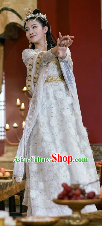 Chinese Ancient Princess White Dress Garment Drama To Get Her Apparels and Hair Crown Palace Lady Murong Xianyue Costumes