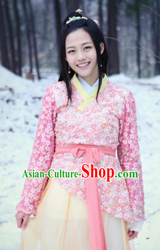 Chinese Ancient Young Lady Garment Costumes and Hair Accessories Drama I am A Pet At Dali Temple Pink Dress