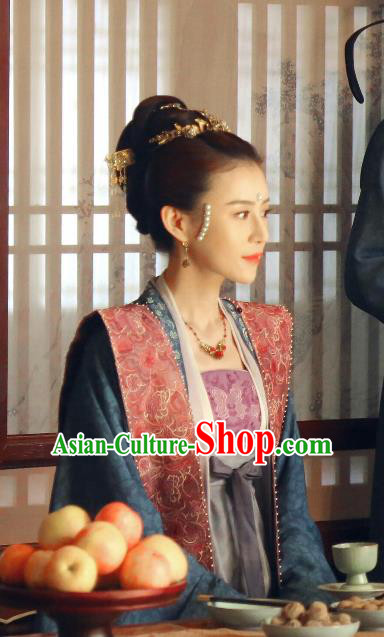 Ancient Chinese Drama Serenade of Peaceful Joy Historical Garment Song Dynasty Noble Consort Yu Apparel Costumes and Headpieces