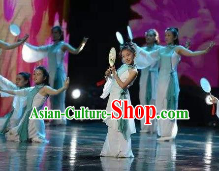 Chinese Annual Rings Dance Green Dress Traditional Classical Dance Stage Performance Costume for Women