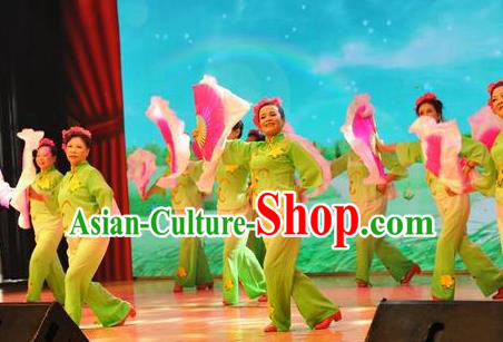 Chinese Flying Kites Fan Dance Green Outfits Traditional Folk Dance Stage Performance Costume for Women