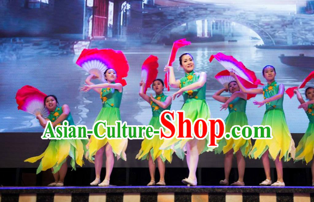 Chinese A Thousand Reds Fan Dance Green Dress Traditional Classical Dance Stage Performance Costume for Women
