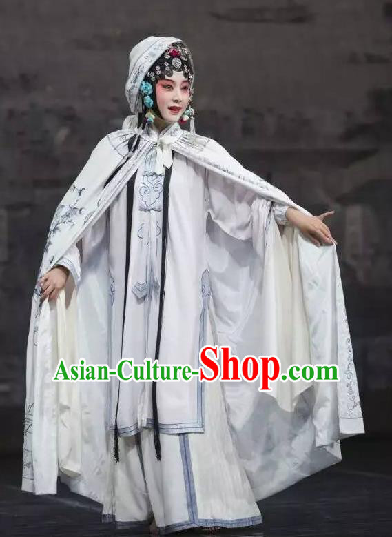 Chinese Kun Opera The Peach Blossom Fan Female Role Li Xiangjun Dress Apparels Peking Opera Actress Hua Tan Garment Costumes and Headdress