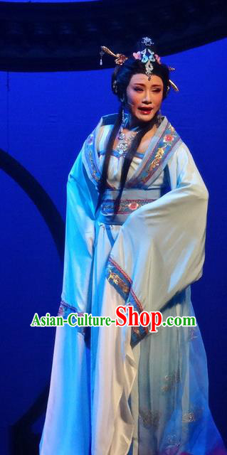 Chinese Shaoxing Opera Patrician Female Dress Shuang Fei Yi Apparels Yue Opera Hua Tan Garment Young Lady Costumes and Hair Accessories