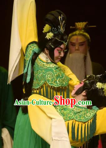 Chinese Kun Opera Hua Tan the Dream of Xiang Fei Dress Apparels Costumes and Headpieces Kunqu Opera Actress E Huang Garment
