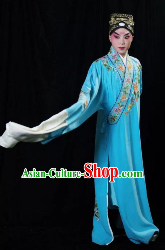 Burning Incense Chinese Kun Opera Xiaosheng Wang Kui Apparels Garment Costumes and Headwear Kunqu Opera Scholar Clothing