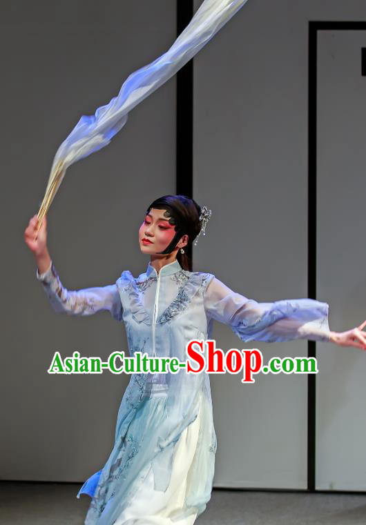 Chinese Kun Opera Young Lady Apparels Costumes and Headpieces Duan Chang Ci Kunqu Opera Dance Girl Dress Garment