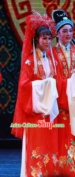 Chinese Shaoxing Opera Bride The Wrong Red Silk Costumes Yue Opera Wedding Garment Young Beauty Apparels and Headdress