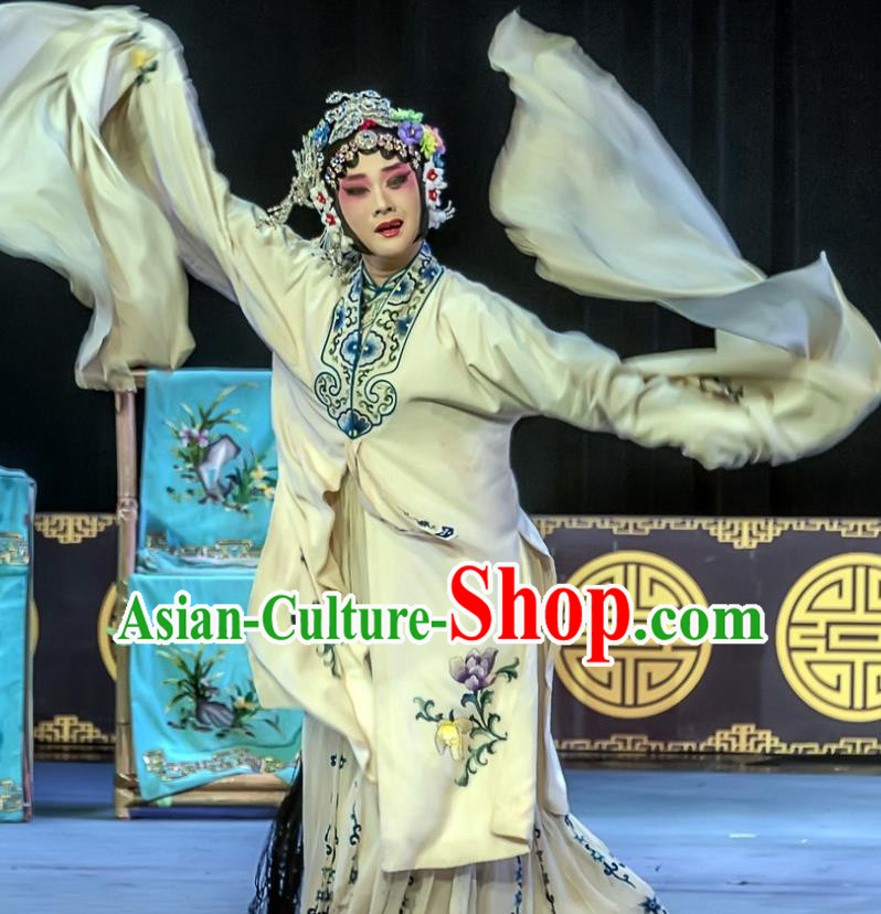 Chinese Sichuan Opera Actress The Legend of White Snake Bai Suzhen Garment Costumes and Hair Accessories Traditional Peking Opera Hua Tan White Dress Apparels