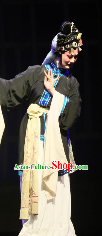 Chinese Sichuan Opera Tsing Yi Garment Costumes and Hair Accessories He Zhu Pei Traditional Peking Opera Young Female Dress Distress Maiden Jin Zhenfeng Apparels