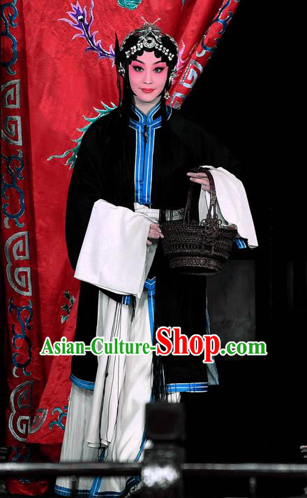 Chinese Beijing Opera Distress Woman Xue Baochai Apparels Costumes and Headdress Hong Zong Lie Ma Traditional Peking Opera Tsing Yi Dress Garment