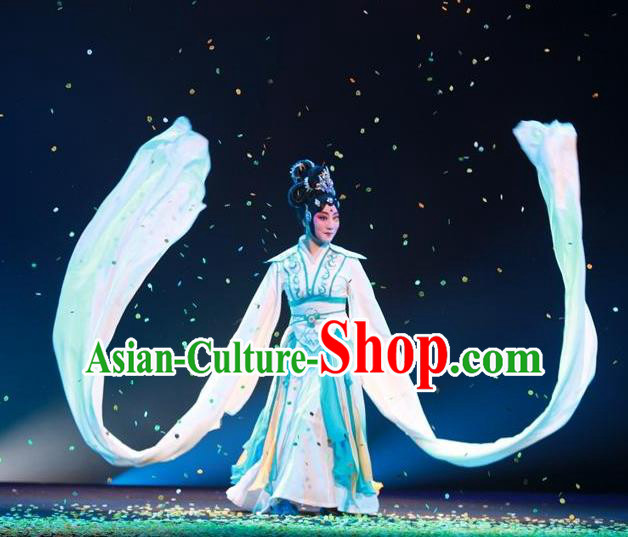 Chinese Beijing Opera Fairy Chang E Apparels Costumes and Headpieces Goddess of the Moon Traditional Peking Opera Young Beauty Dress Garment