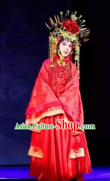 Chinese Cantonese Opera Hua Tan Garment Hua Yue Ying Costumes and Headdress Traditional Guangdong Opera Actress Apparels Diva Du Caiwei Young Beauty Red Dress