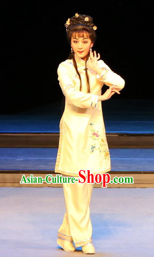 Chinese Cantonese Opera Diva Garment Yang Cuixi Costumes and Headdress Traditional Guangdong Opera Actress Apparels Young Woman Dress