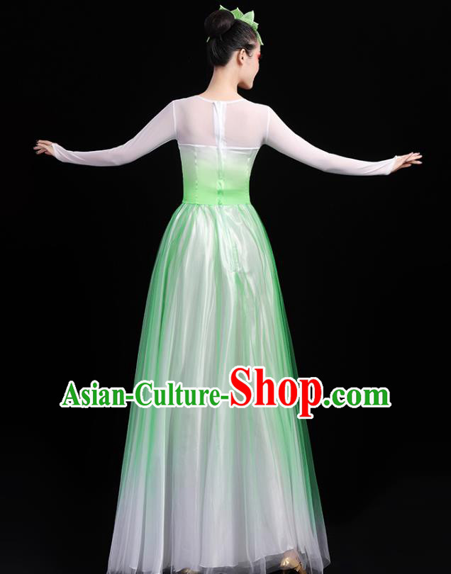 Traditional Chinese Opening Dance Costumes Stage Show Modern Dance Garment Chorus Group Green Veil Dress and Headpiece for Women