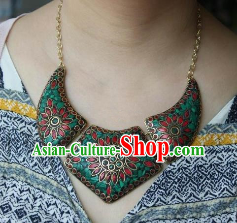 Chinese Traditional Tibetan Nationality Green Necklet Pendant Decoration Zang Ethnic Handmade Necklace Jewelry Accessories for Women