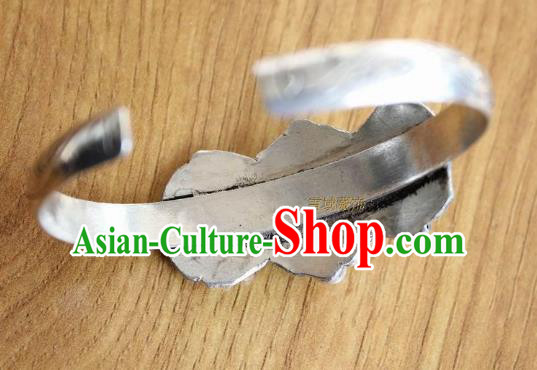 Chinese Traditional Tibetan Nationality Kallaite Bracelet Jewelry Accessories Decoration Handmade Zang Ethnic Silver Carving Bangle for Women