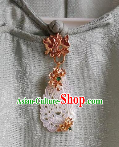 Chinese Classical Cheongsam White Shell Brooch Traditional Hanfu Accessories Handmade Golden Flower Breastpin Pendant for Women